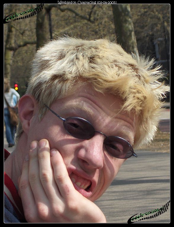 588x768 pixels (93K)