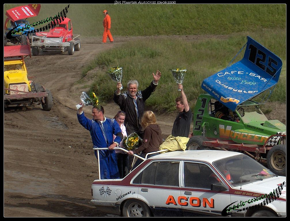 1007x768 pixels (182K)