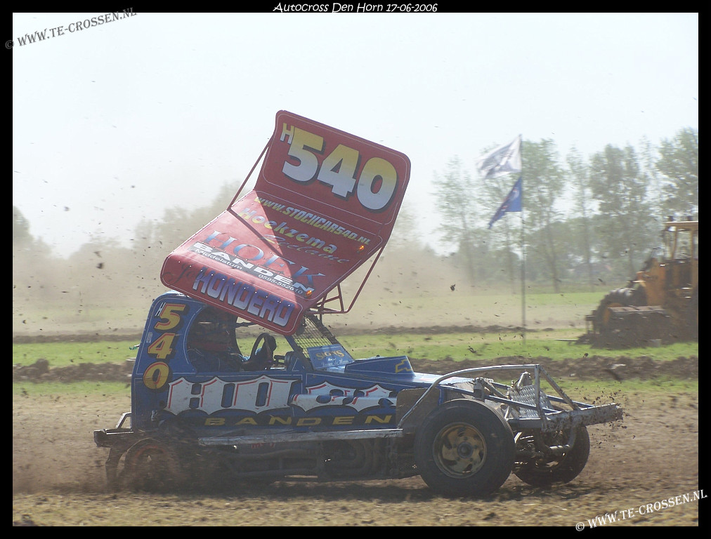 1012x768 pixels (201K)