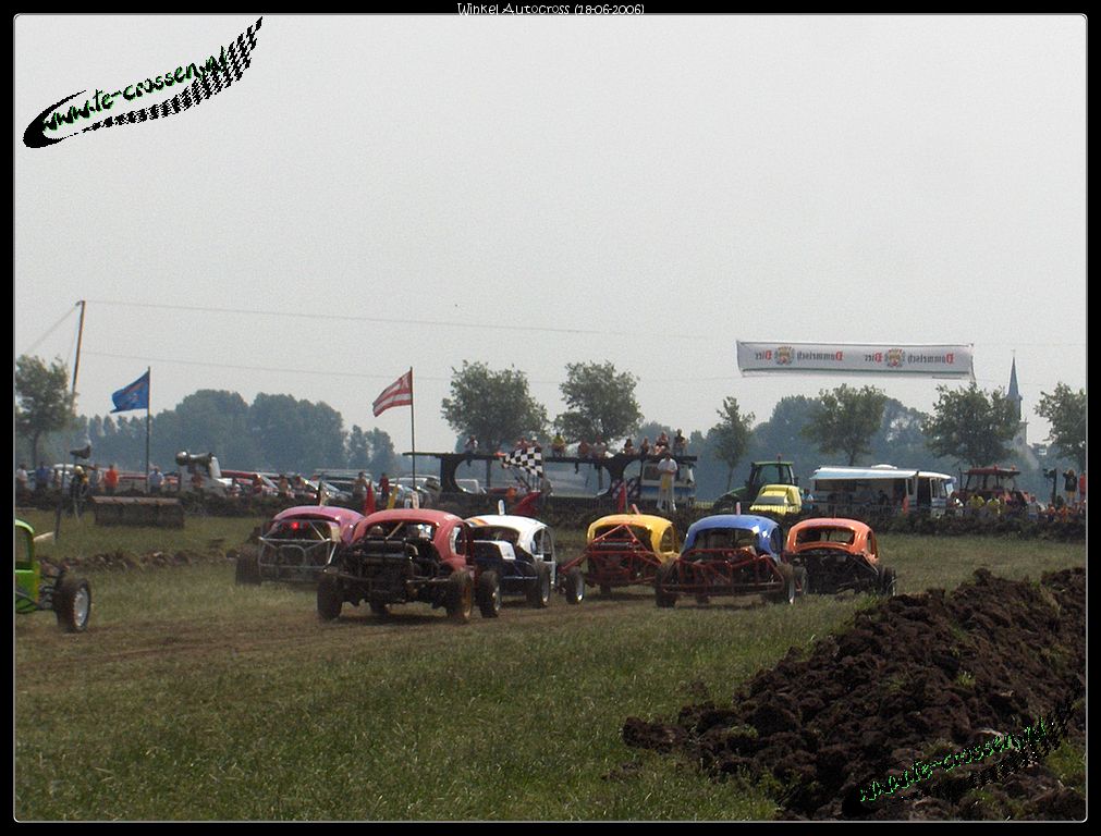 1011x768 pixels (139K)
