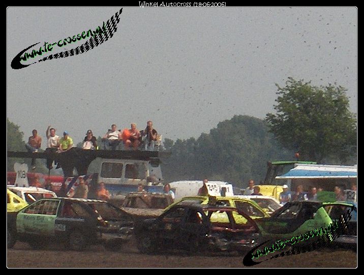 716x540 pixels (85K)