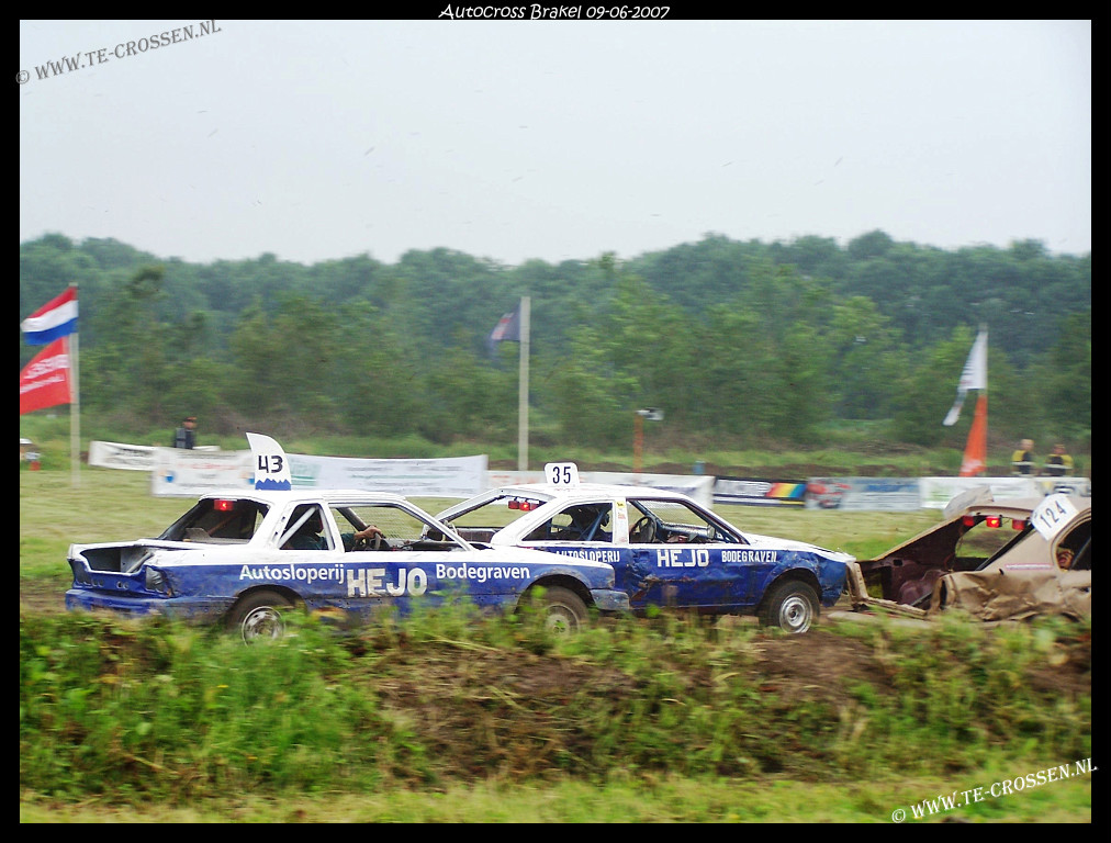 1012x768 pixels (235K)