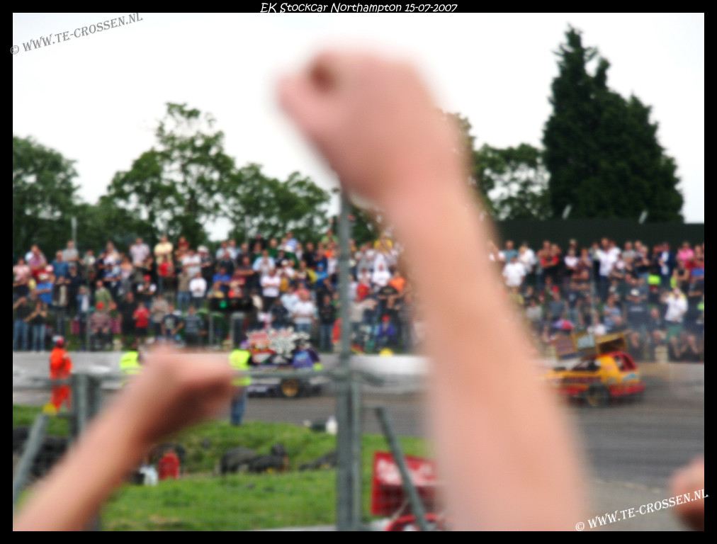 1012x768 pixels (83K)