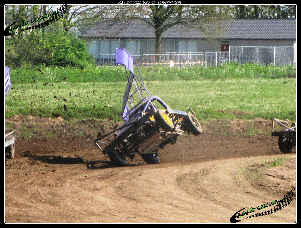 1011x768 pixels (378K)