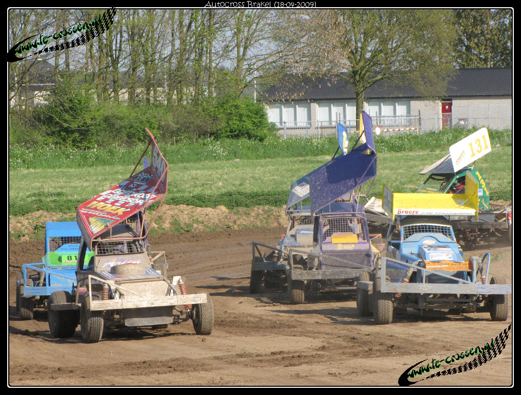 1012x768 pixels (403K)