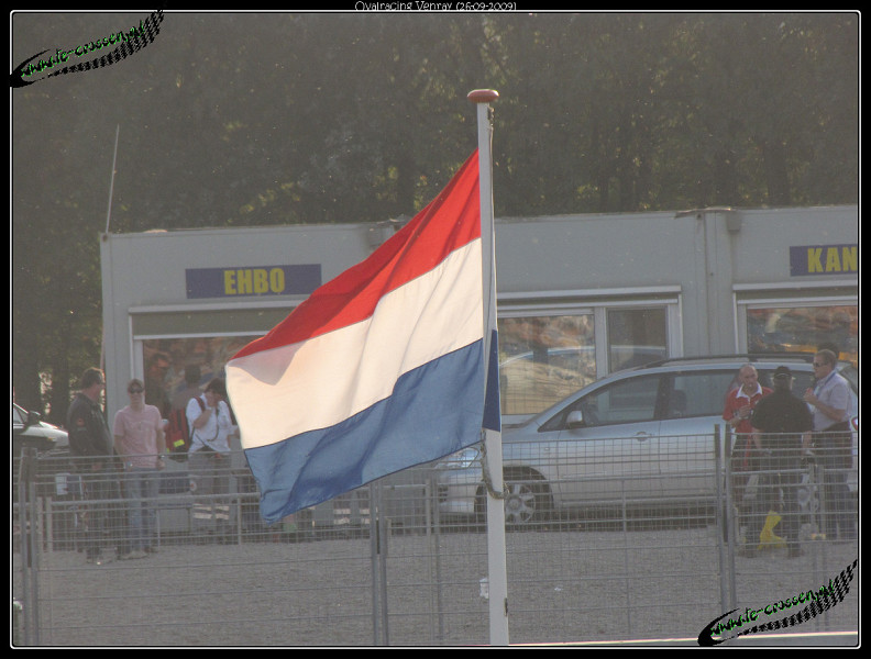 792x600 pixels (122K)