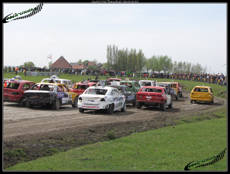 792x600 pixels (175K)