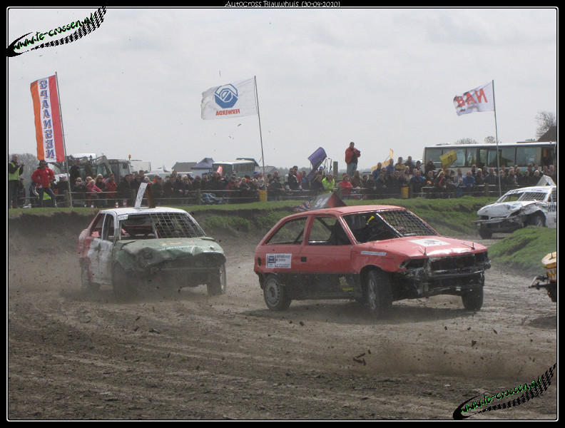 792x600 pixels (145K)