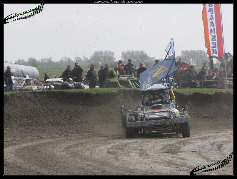 792x600 pixels (155K)