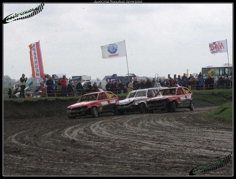 792x600 pixels (145K)