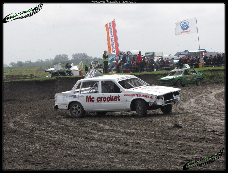 792x600 pixels (175K)