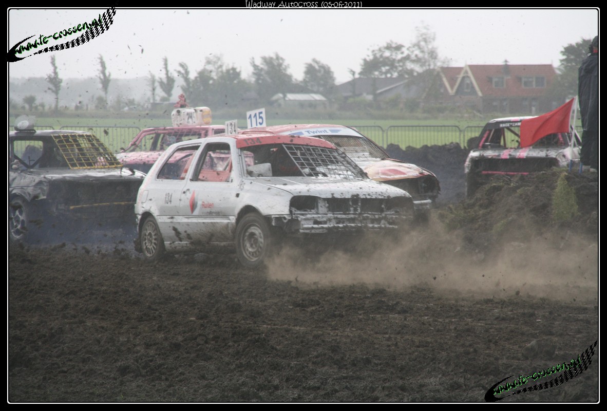1182x800 pixels (215K)