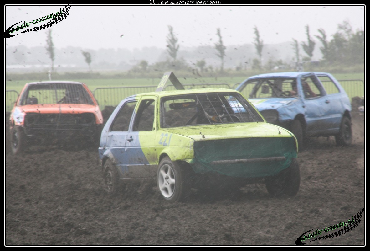 1182x800 pixels (180K)