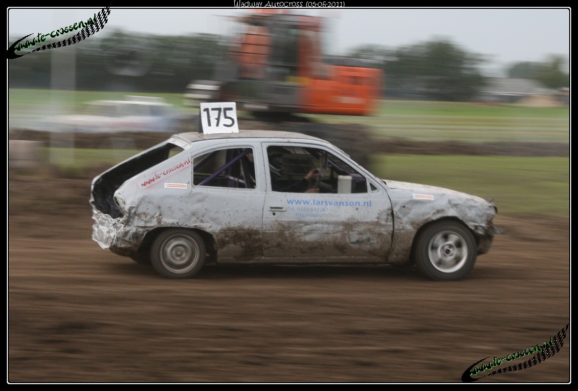 1182x800 pixels (180K)