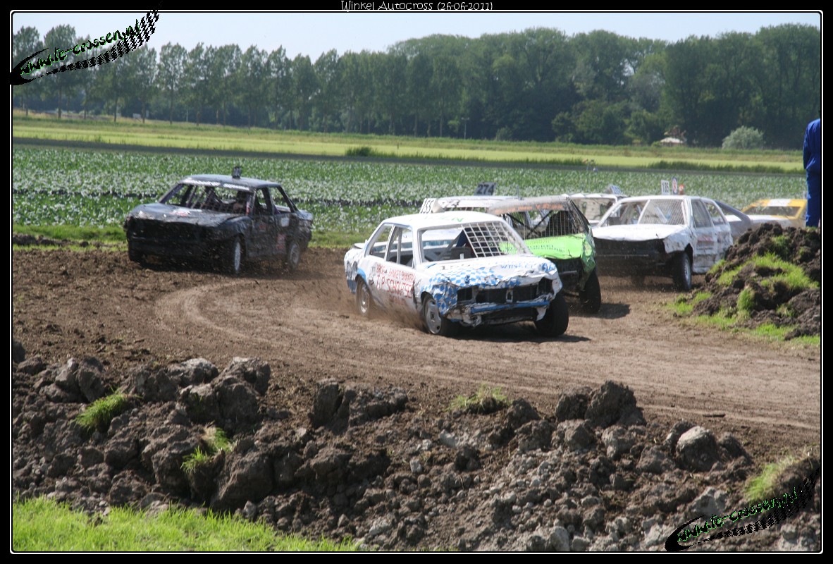 1182x800 pixels (323K)