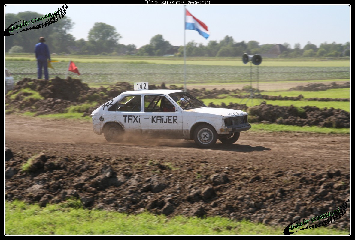 1182x800 pixels (255K)