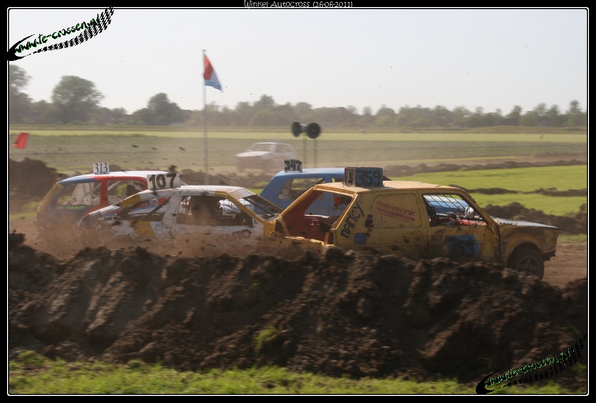1182x800 pixels (185K)