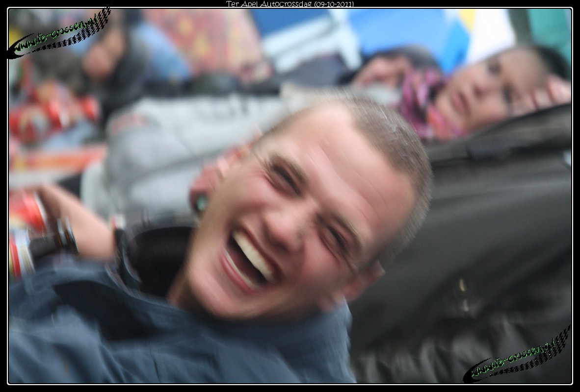 1182x800 pixels (157K)