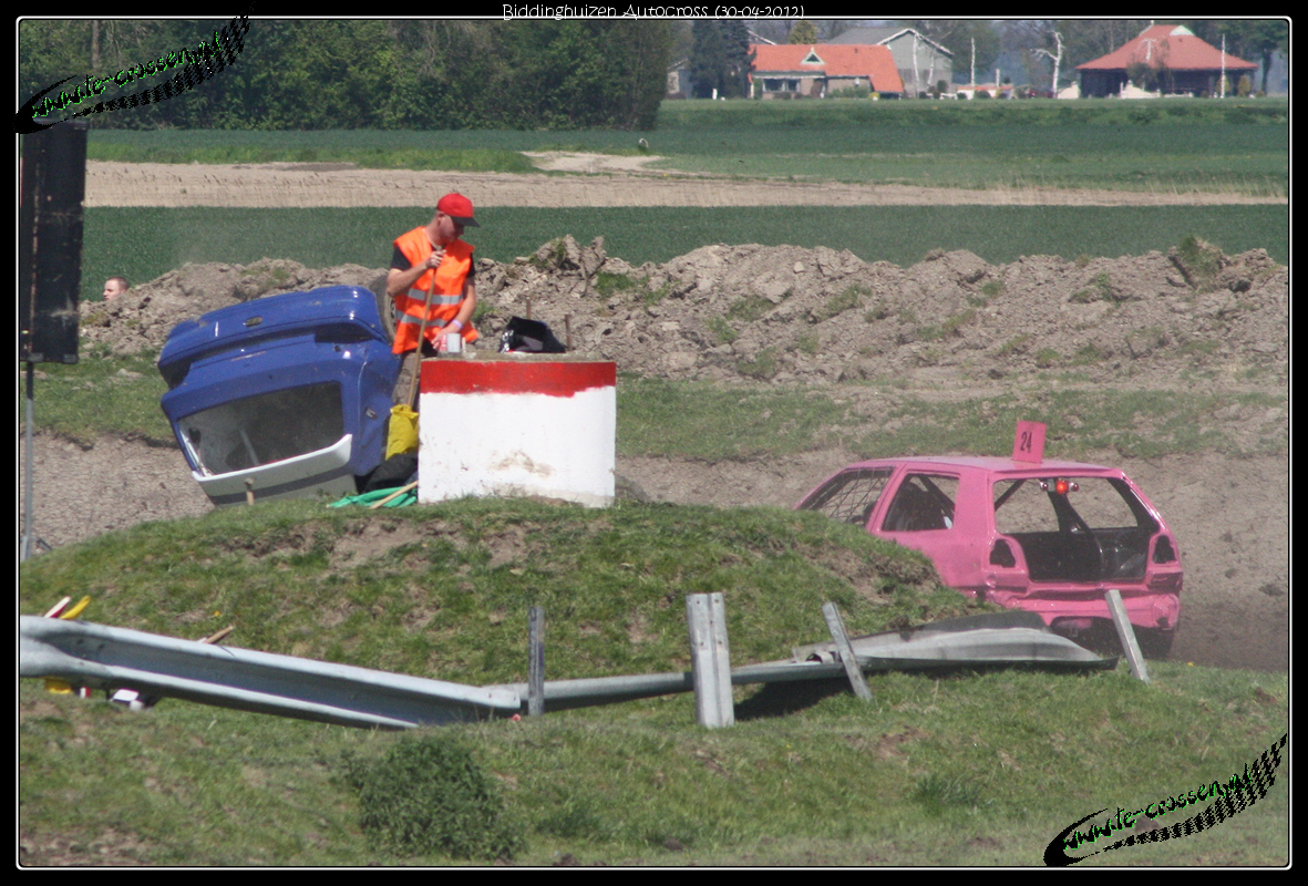 1181x800 pixels (1.318K)