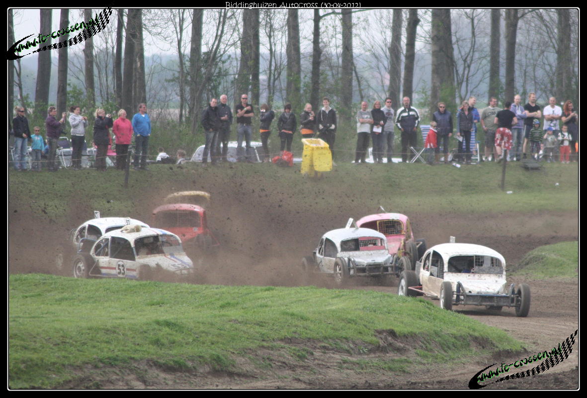 1181x800 pixels (1.296K)