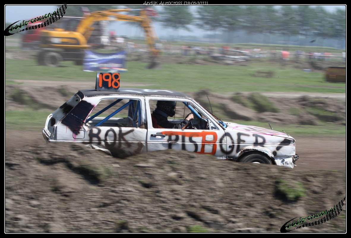 1182x800 pixels (135K)