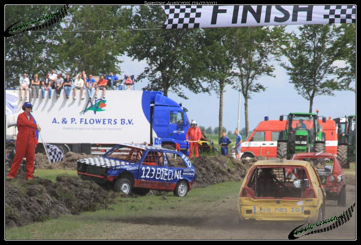 1182x800 pixels (156K)