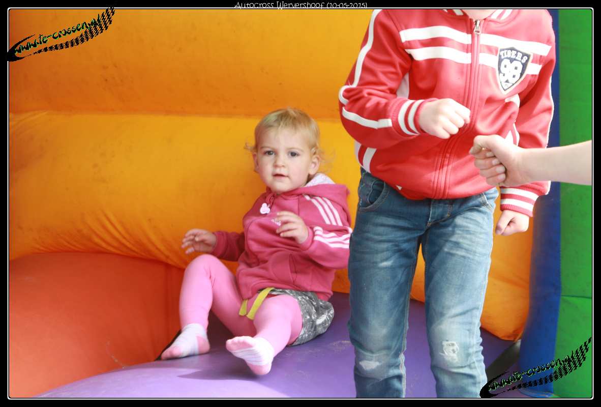 1182x800 pixels (93K)