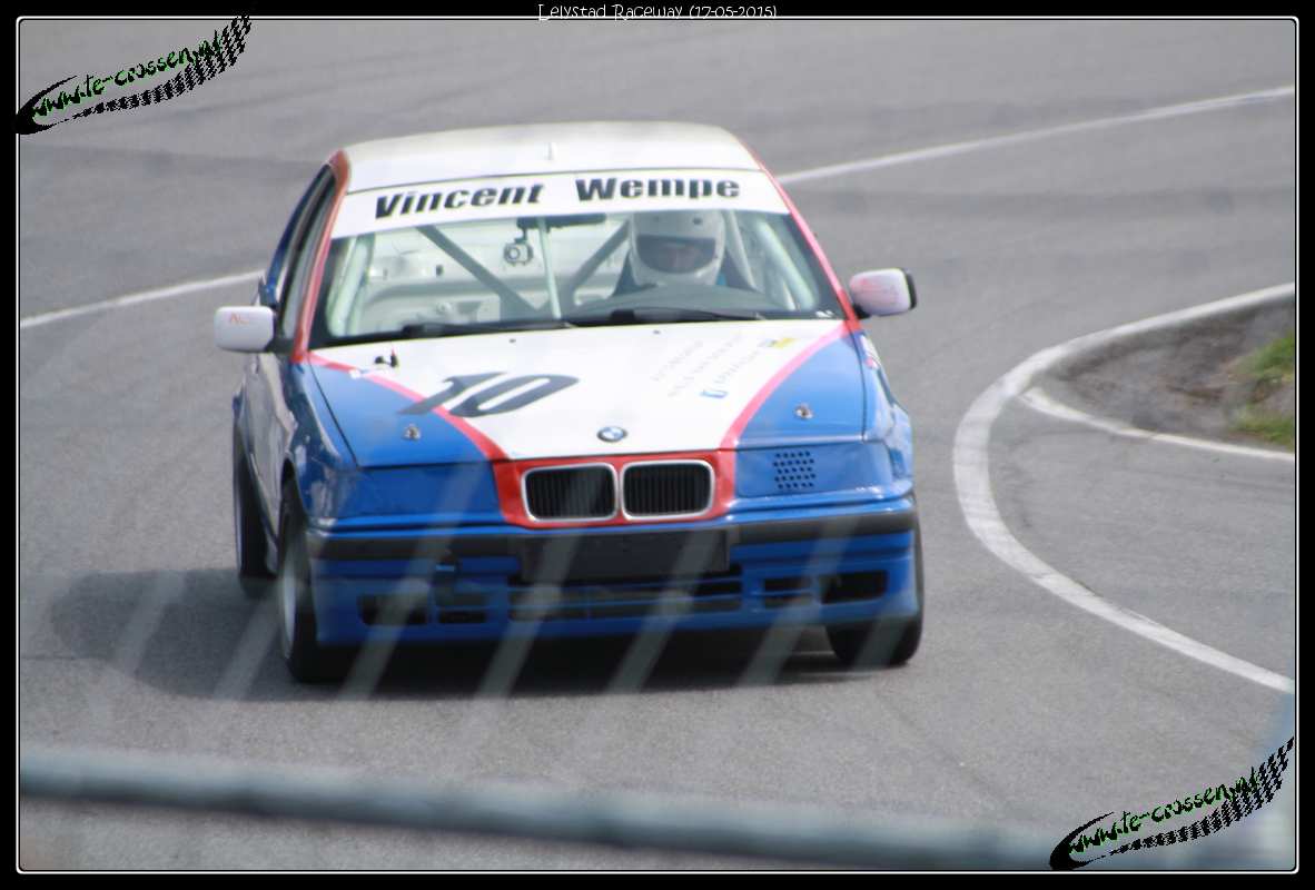 1182x800 pixels (85K)