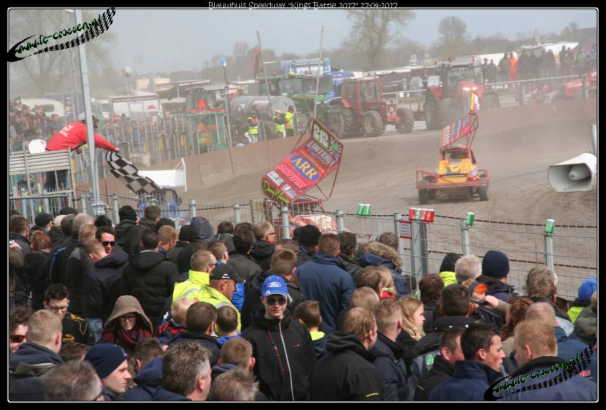 1182x800 pixels (125K)