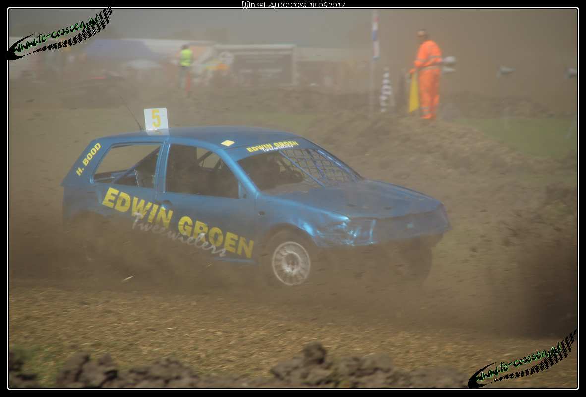 1182x800 pixels (75K)