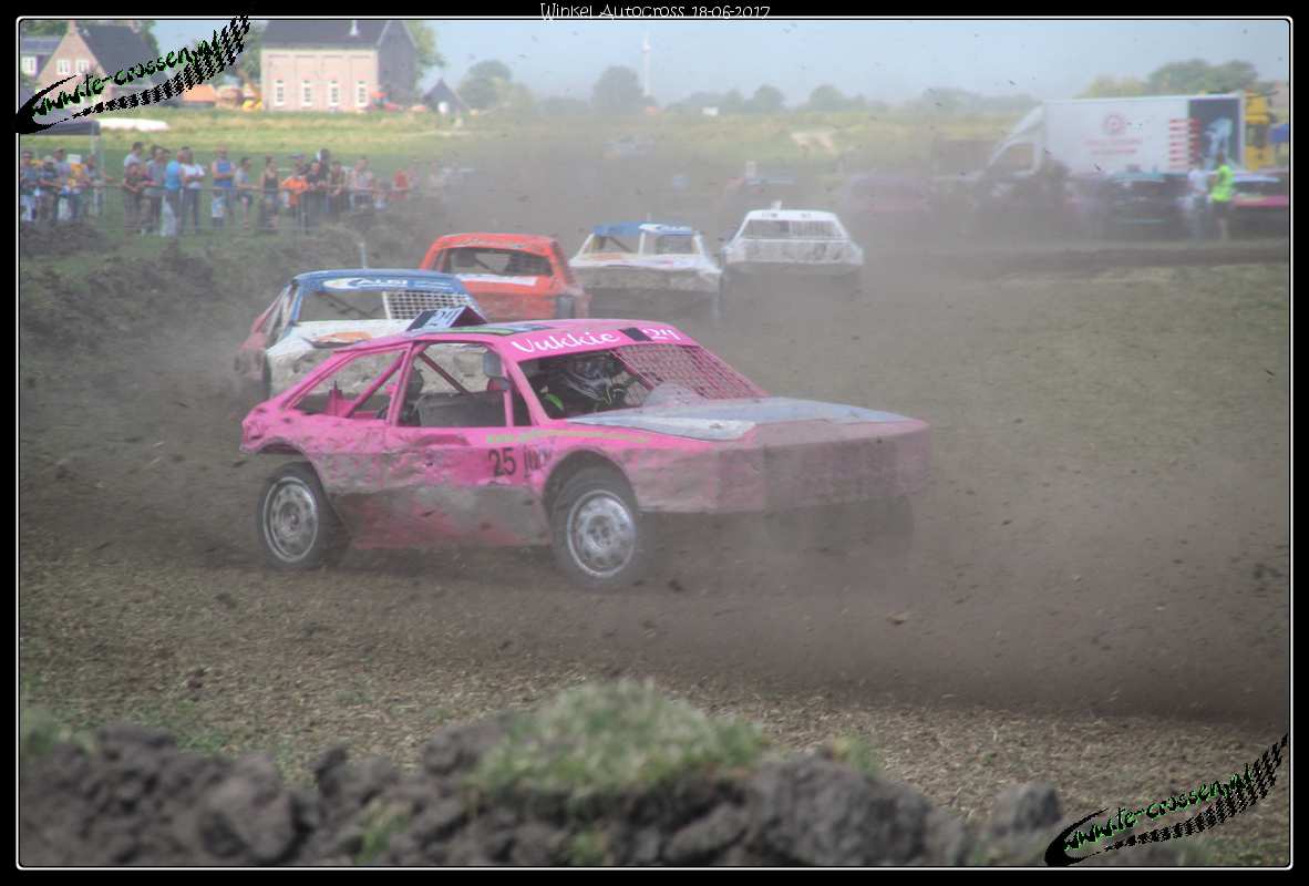 1182x800 pixels (95K)