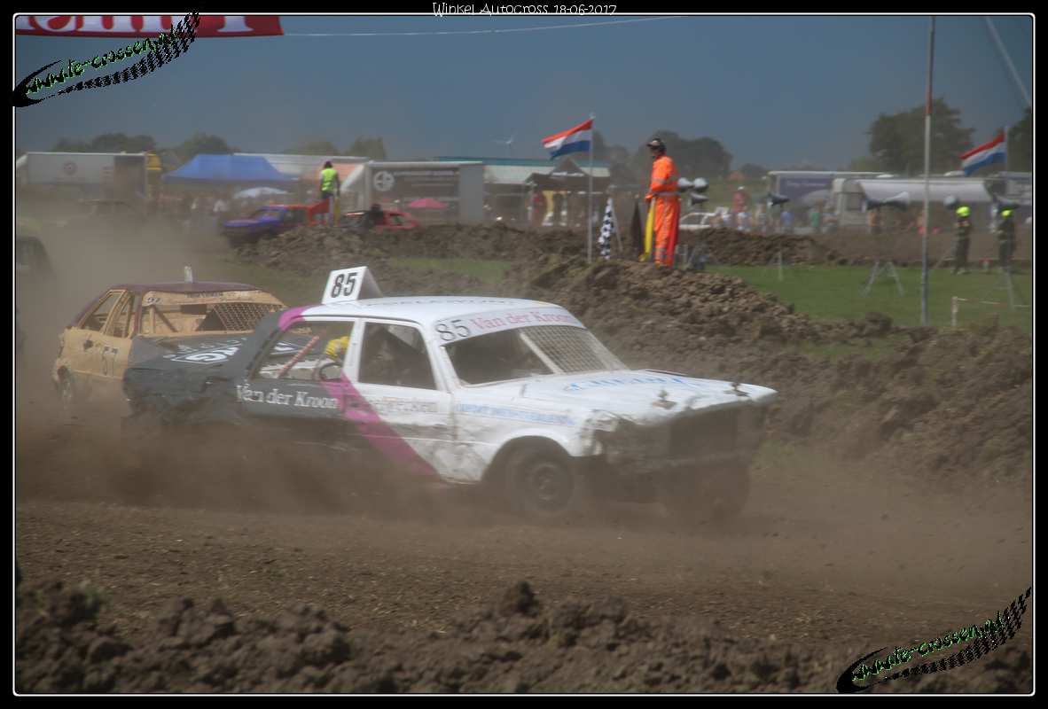 1182x800 pixels (90K)