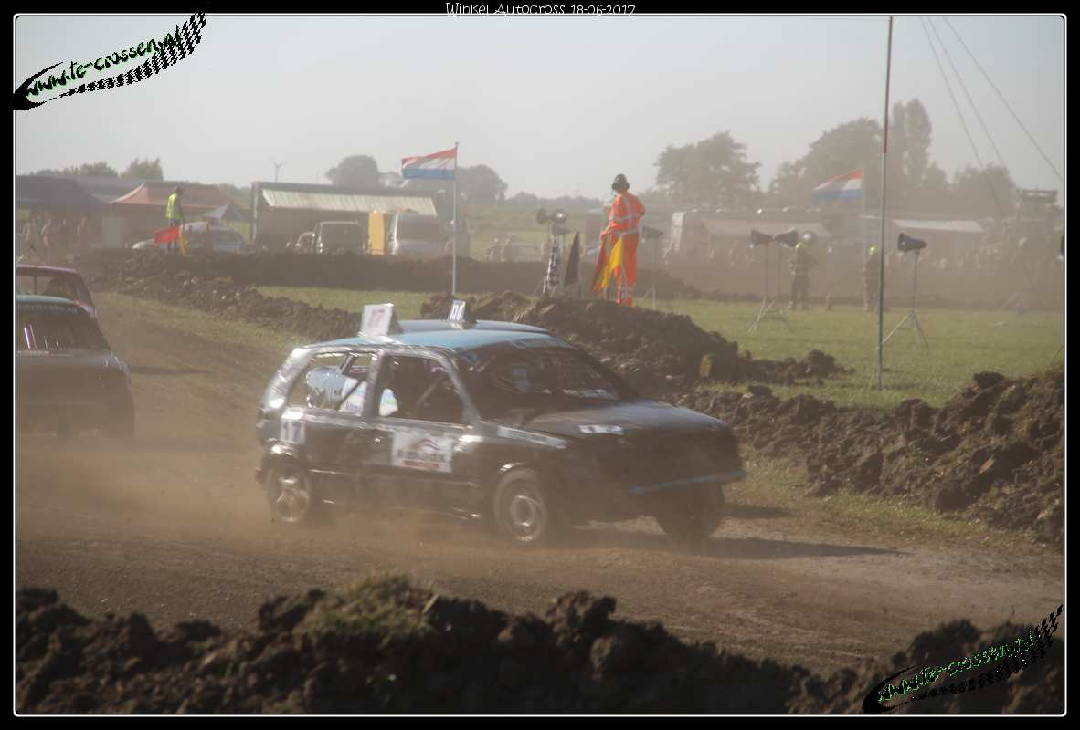 1182x800 pixels (85K)