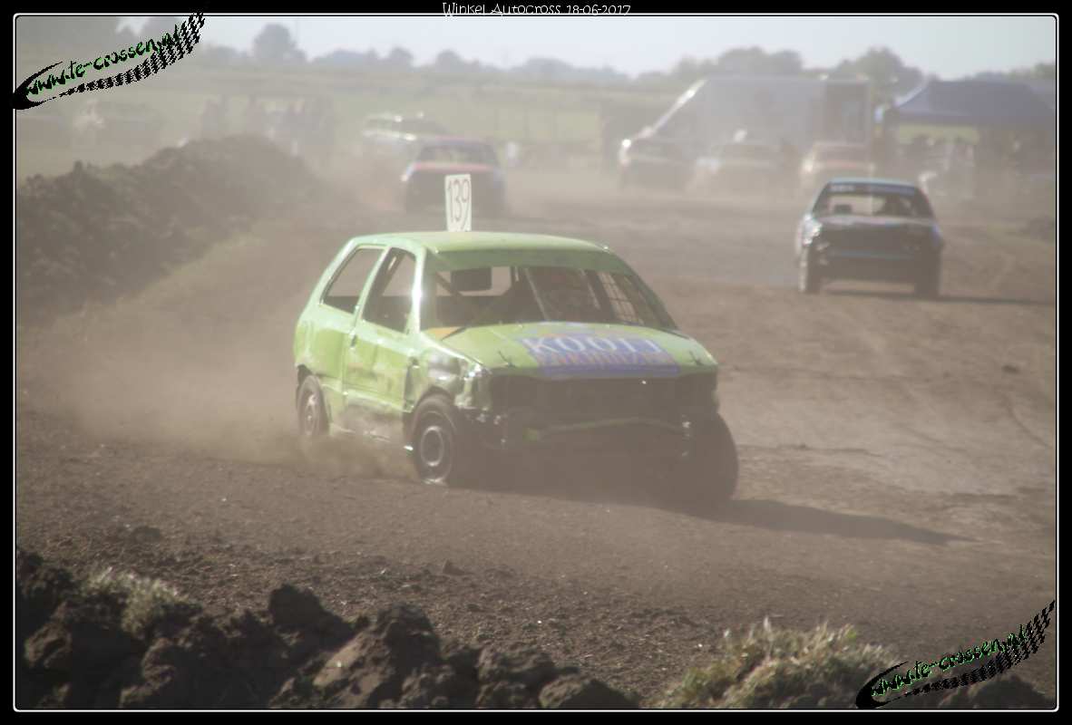 1182x800 pixels (80K)