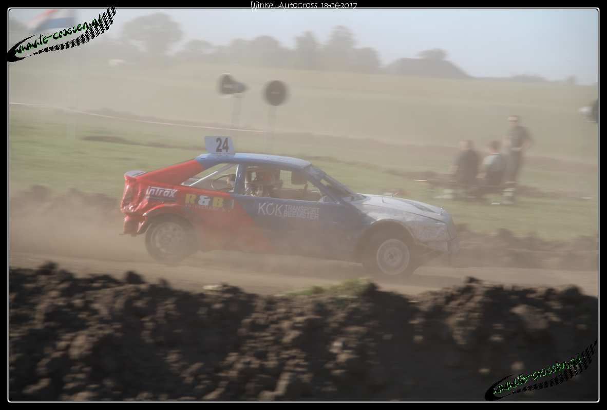 1182x800 pixels (70K)