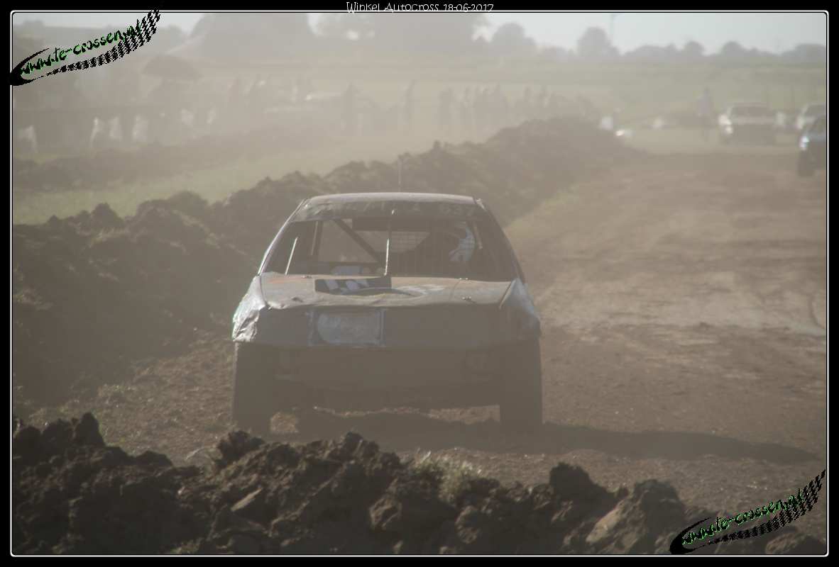 1182x800 pixels (70K)