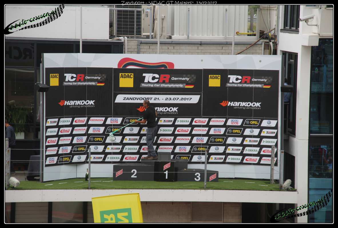 1182x800 pixels (135K)