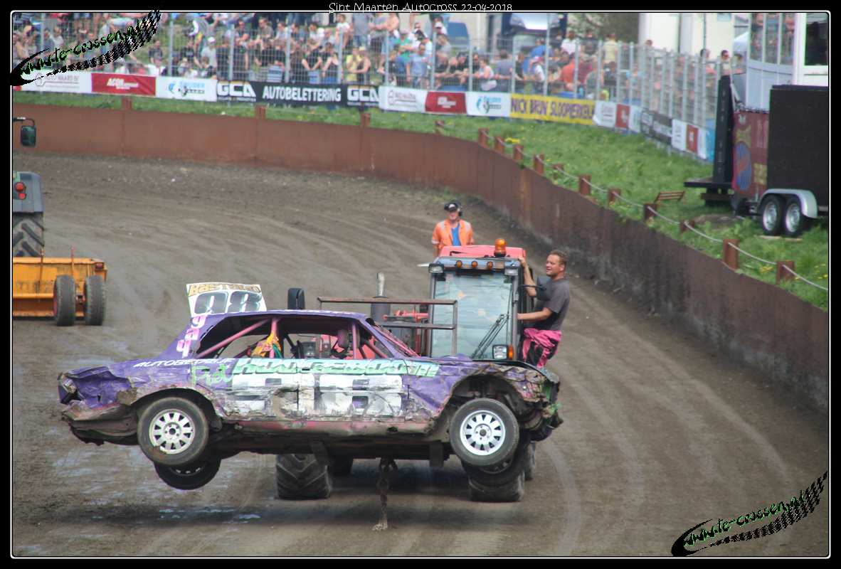 1182x800 pixels (126K)